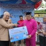 Penyerahan bantuan stunting dari BSB.