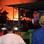 Kebakaran di jalan DI Panjaitan Lorong Sinar Ladang 3 RT 50/RW 15 Kelurahan 16 ulu Kecamatan SU II, Palembang.