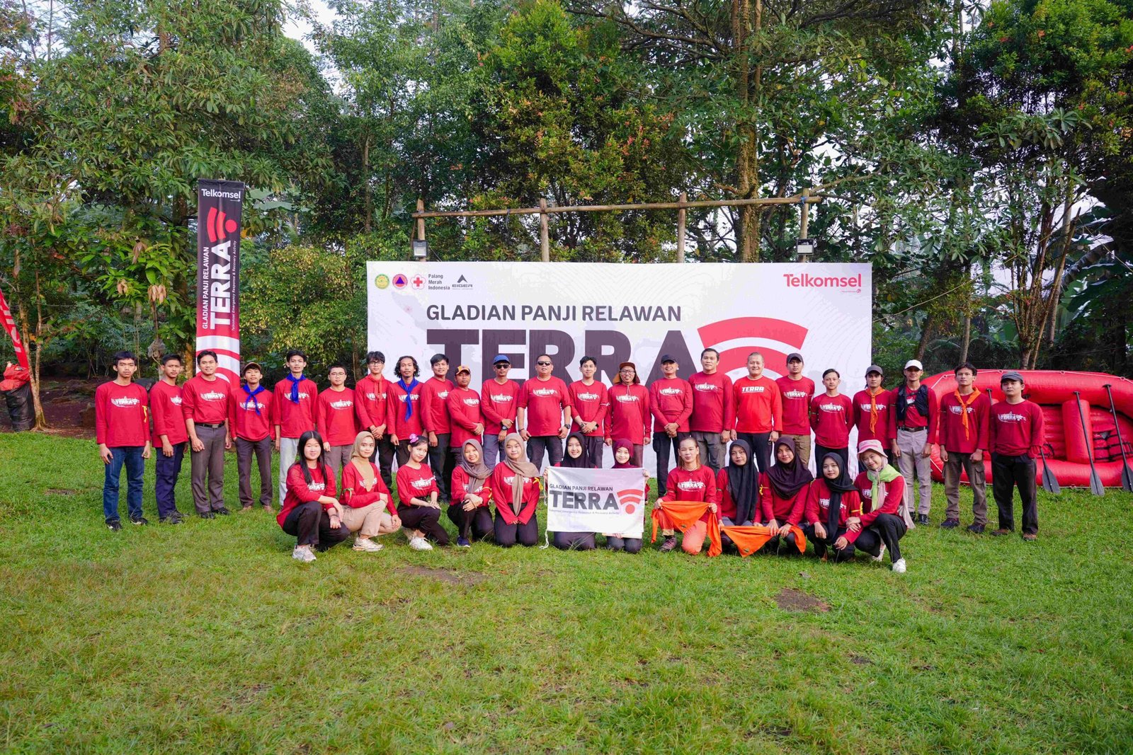 Telkomsel Gladian PANJI Relawan TERRA_1.jpg